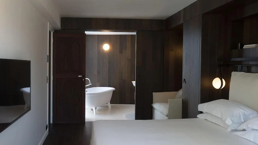 Hotel Du Bourg Tibourg